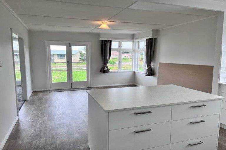 Photo of property in 28 Pitt Street, Pahiatua, 4910