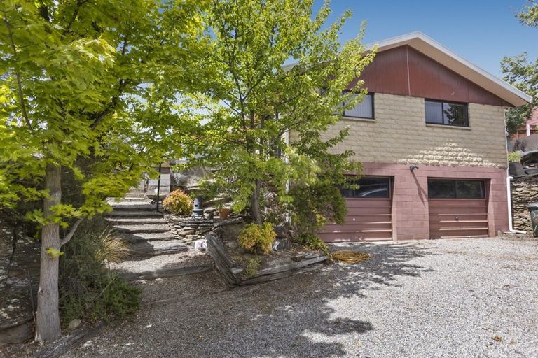 Photo of property in 12 Kamaka Crescent, Bridge Hill, Alexandra, 9320