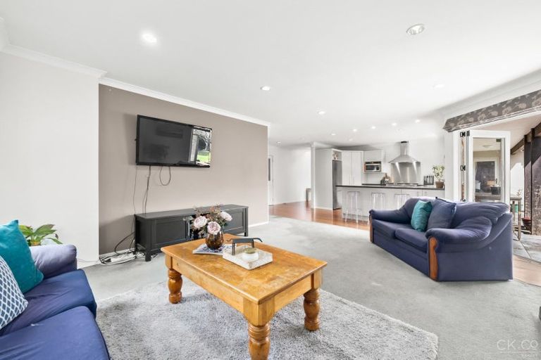 Photo of property in 41 Arahiwi Grove, Tirohanga, Lower Hutt, 5010
