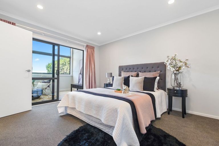 Photo of property in 2/15 Cook Street, Hamilton East, Hamilton, 3216