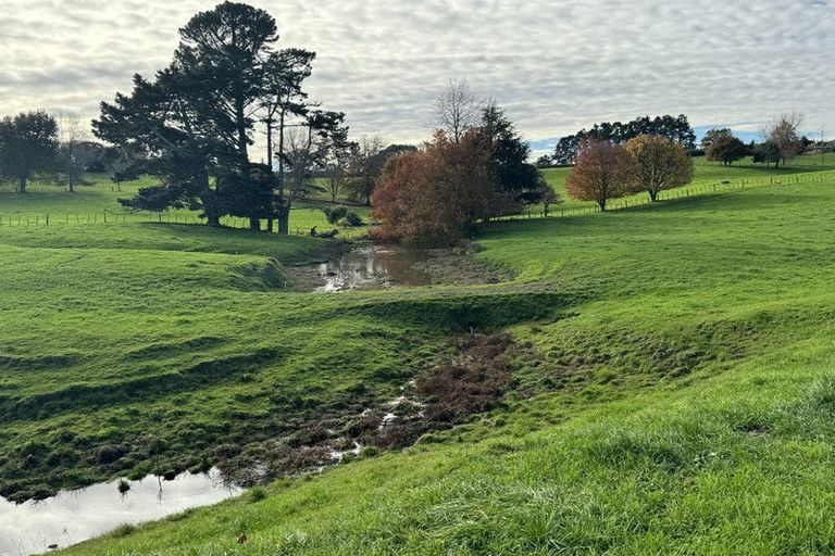 Photo of property in 2070 Kakaramea Road, Ngahinapouri, Hamilton, 3290