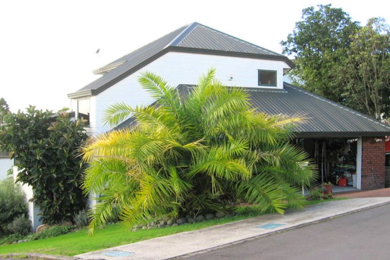 Photo of property in 216 Whangaparaoa Road, Red Beach, 0932
