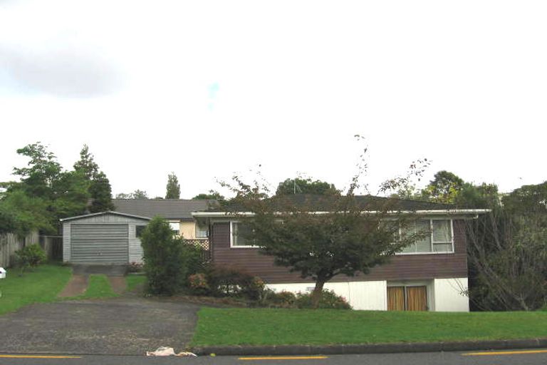 Photo of property in 2 Woodvale Road, Glen Eden, Auckland, 0602