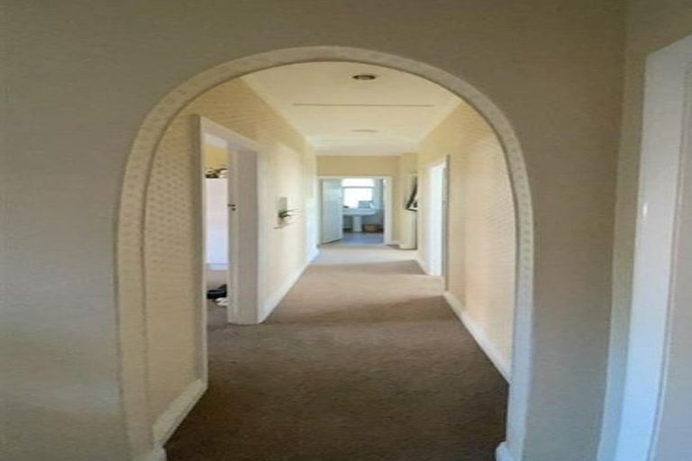 Photo of property in 82 Middleton Road, Kew, Dunedin, 9012