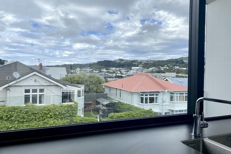 Photo of property in 76 Brougham Street, Mount Victoria, Wellington, 6011
