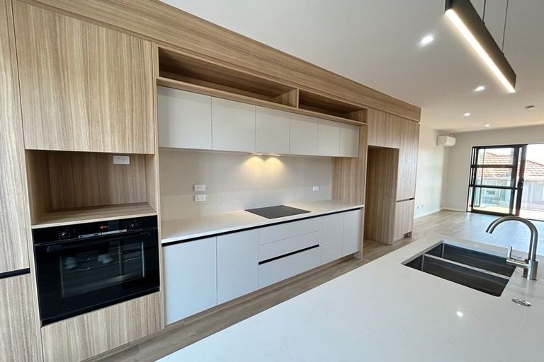 Photo of property in 2/1 Egremont Street, Belmont, Auckland, 0622