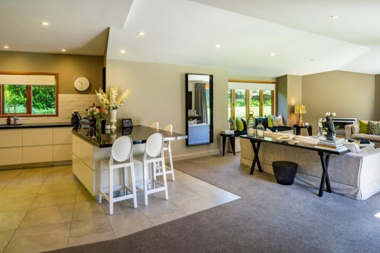 Photo of property in 87 Woodburn Drive, Takapu Valley, Wellington, 5028