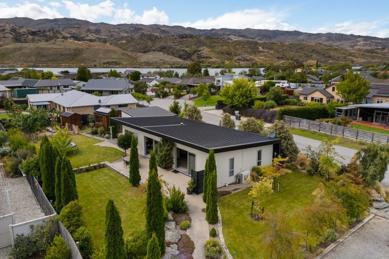 Photo of property in 16 Missy Crescent, Mount Pisa, Cromwell, 9383