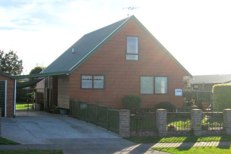 Photo of property in 2 Bartholomew Drive, Nawton, Hamilton, 3200