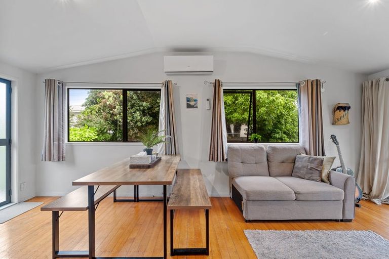 Photo of property in 43b Vipond Road, Stanmore Bay, Whangaparaoa, 0932