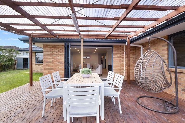 Photo of property in 49 Bluebird Crescent, Unsworth Heights, Auckland, 0632