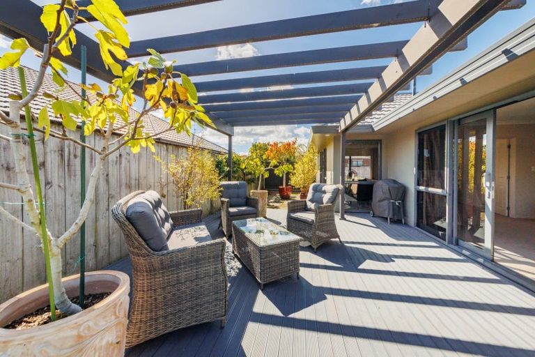 Photo of property in 2 Buttonwood Court, Milson, Palmerston North, 4414