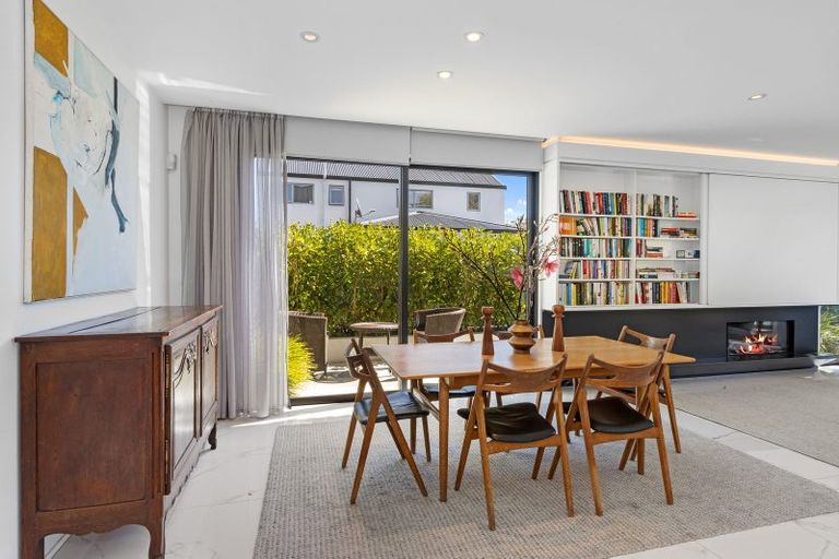 Photo of property in 74 Merivale Lane, Merivale, Christchurch, 8014