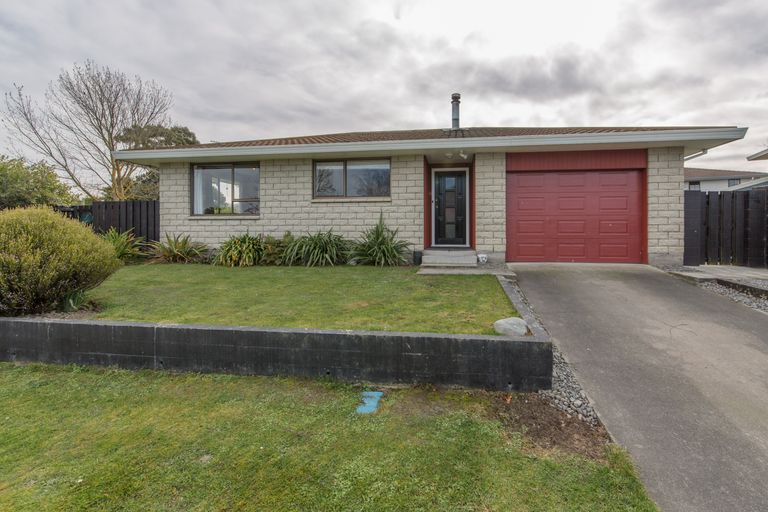 Photo of property in 26 Parkhouse Drive, Rangiora, 7400