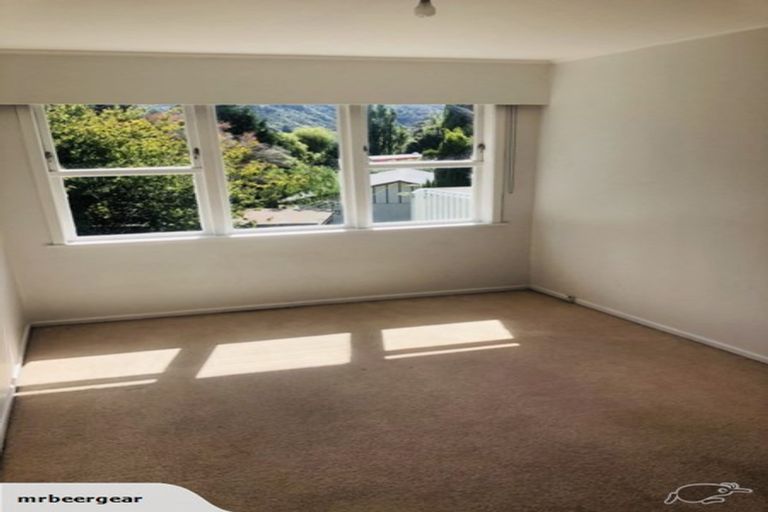 Photo of property in 30 Holborn Drive, Stokes Valley, Lower Hutt, 5019