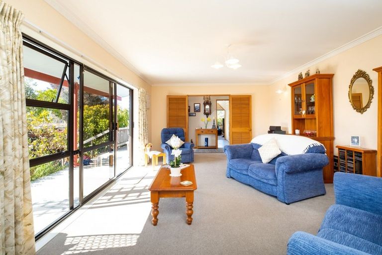 Photo of property in 2 Hunters Hill, Havelock North, 4130