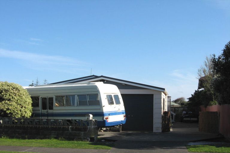 Photo of property in 5 Bamber Street, Castlecliff, Whanganui, 4501