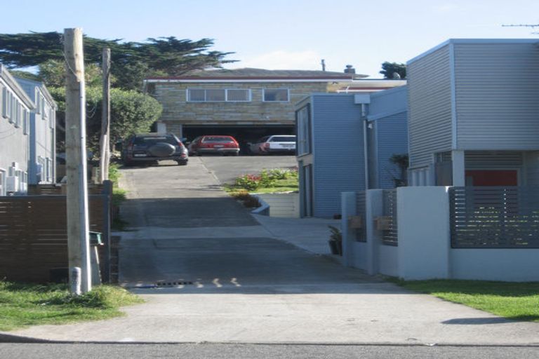 Photo of property in 9 Lambley Road, Titahi Bay, Porirua, 5022