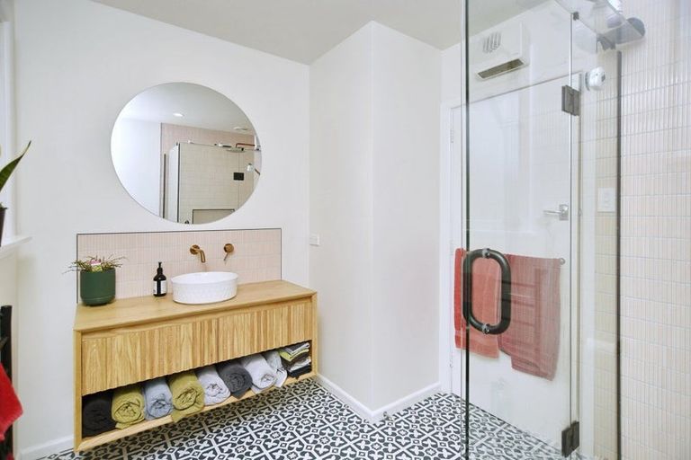 Photo of property in 95a Clarendon Terrace, Woolston, Christchurch, 8023