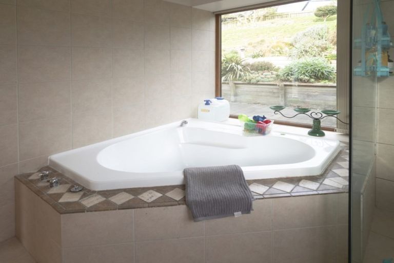 Photo of property in 1 Ellora Street, Ngaio, Wellington, 6035