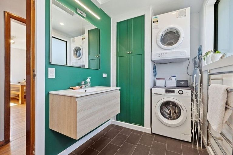 Photo of property in 2/7 Wilmot Street, Northcote, Christchurch, 8052