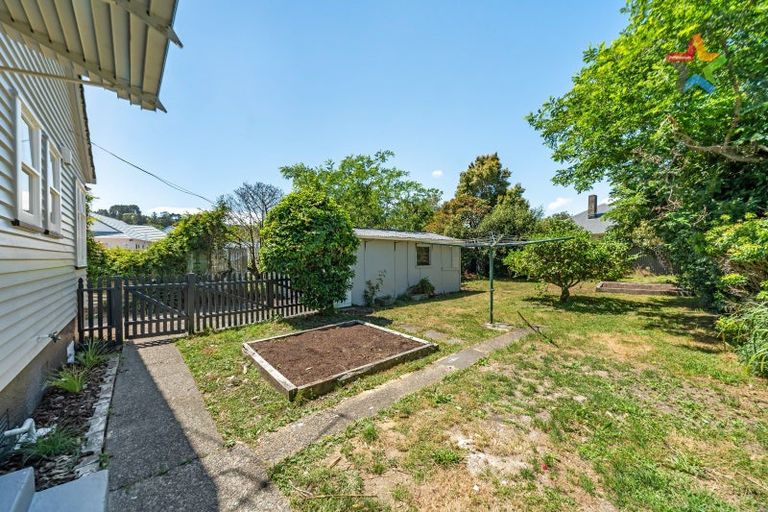 Photo of property in 6 Lockwood Crescent, Taita, Lower Hutt, 5011