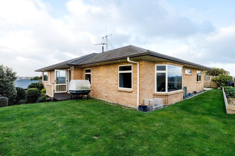 Photo of property in 18b Highgrove Drive, Grandview Heights, Hamilton, 3200