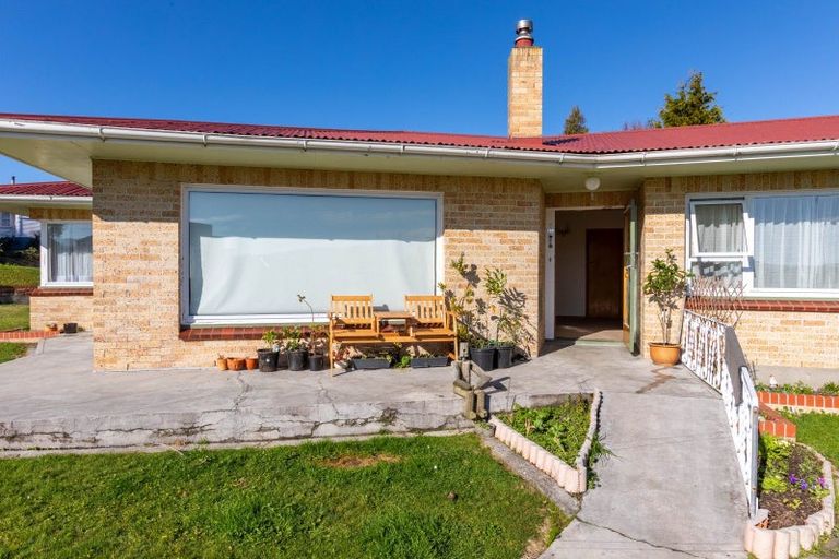 Photo of property in 18 Richardson Street, Woodville, 4920