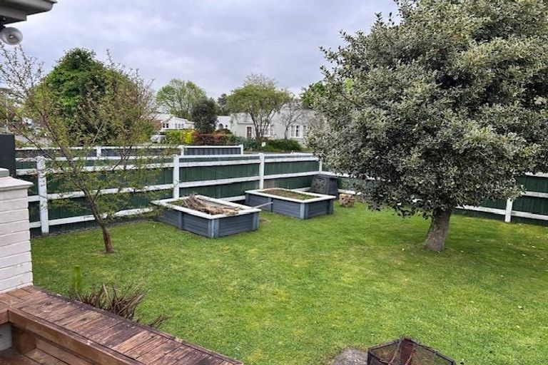 Photo of property in 15 Savage Crescent, West End, Palmerston North, 4412