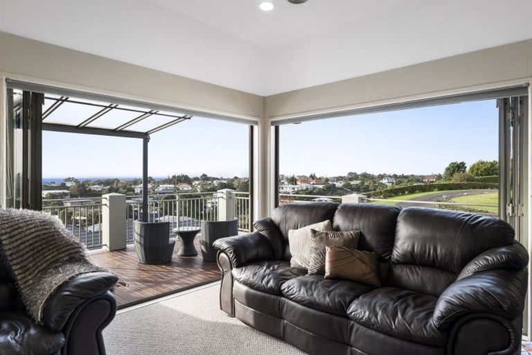 Photo of property in 11a Lemont Place, Westown, New Plymouth, 4310