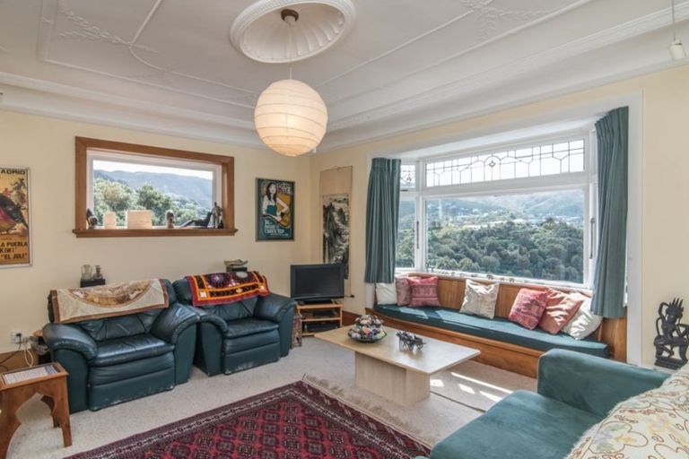 Photo of property in 129 Wadestown Road, Wadestown, Wellington, 6012