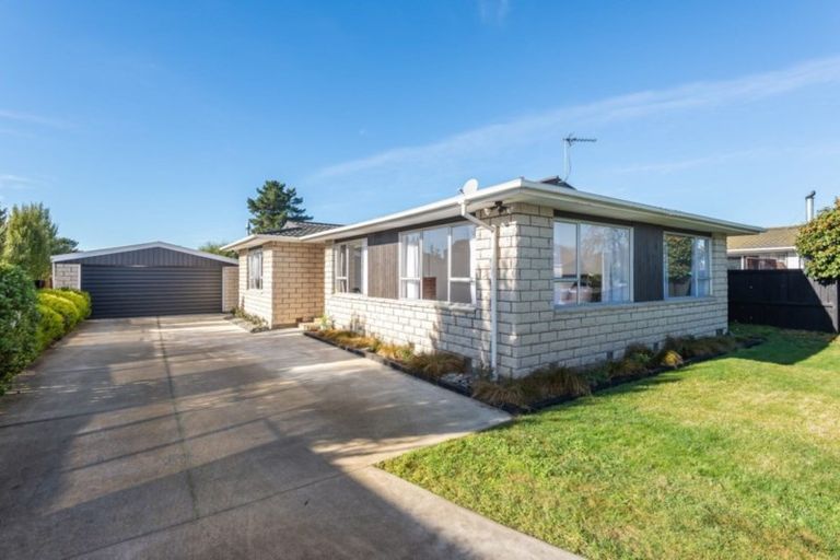 Photo of property in 20 Four Elms Place, Parklands, Christchurch, 8083