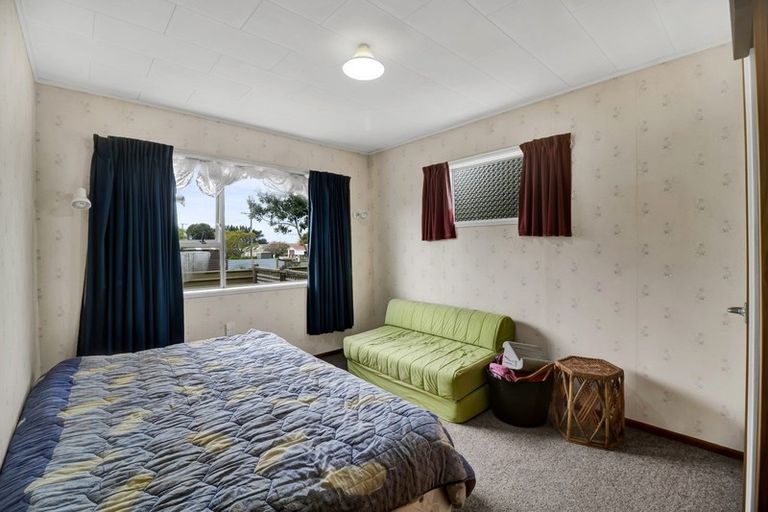 Photo of property in 28 Graham Street, Eltham, 4322