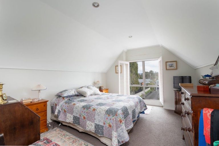 Photo of property in 2/12 Gradwell Place, Two Mile Bay, Taupo, 3330