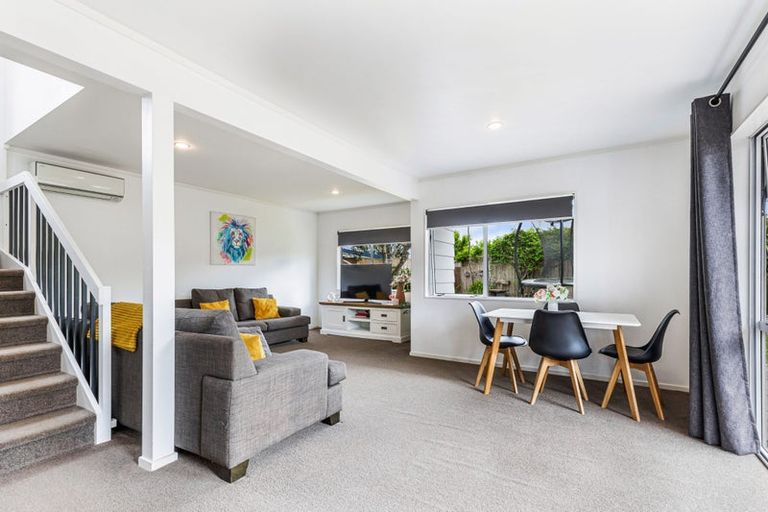 Photo of property in 1/41 Colwill Road, Massey, Auckland, 0614