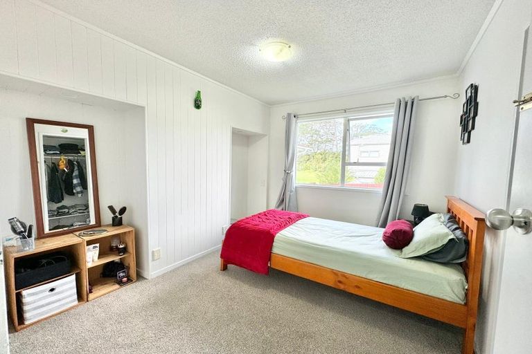 Photo of property in 65 Riverpark Crescent, Henderson, Auckland, 0610