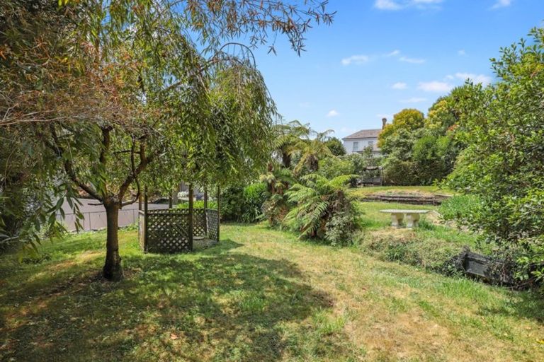 Photo of property in 114 Lake Crescent, Hamilton Lake, Hamilton, 3204