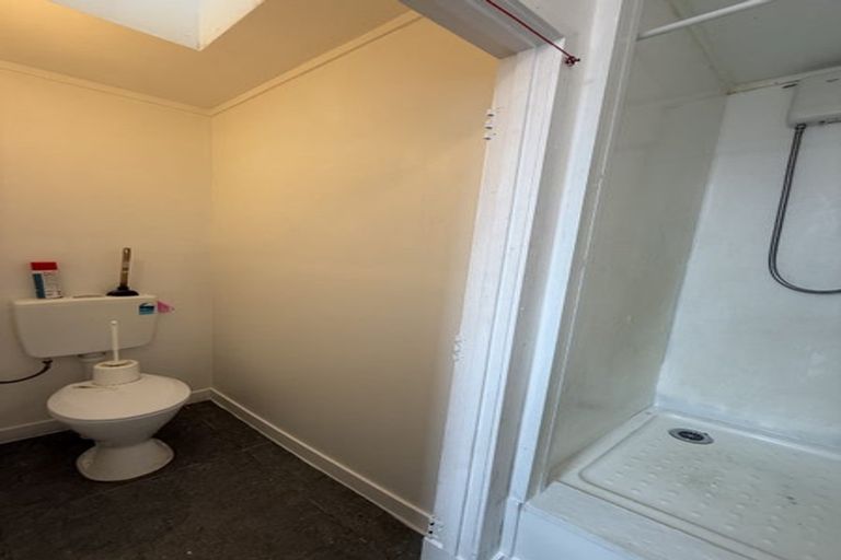 Photo of property in 9/80 Bruce Mclaren Road, Henderson, Auckland, 0612