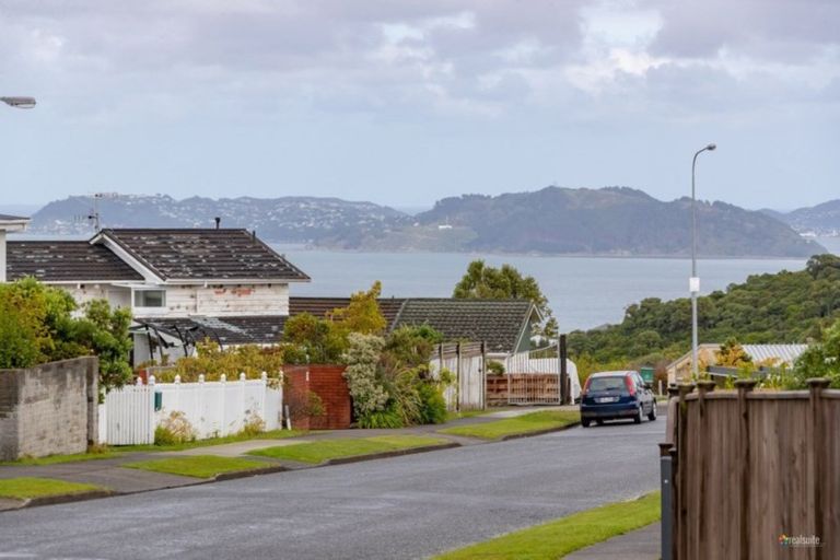 Photo of property in 2a Laurel Grove, Maungaraki, Lower Hutt, 5010