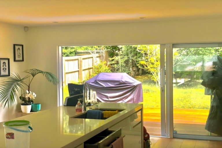 Photo of property in 40 Pooks Road, Ranui, Auckland, 0612