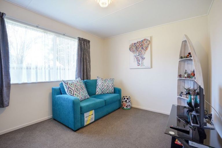 Photo of property in 73 Avenue Road, Foxton, 4814