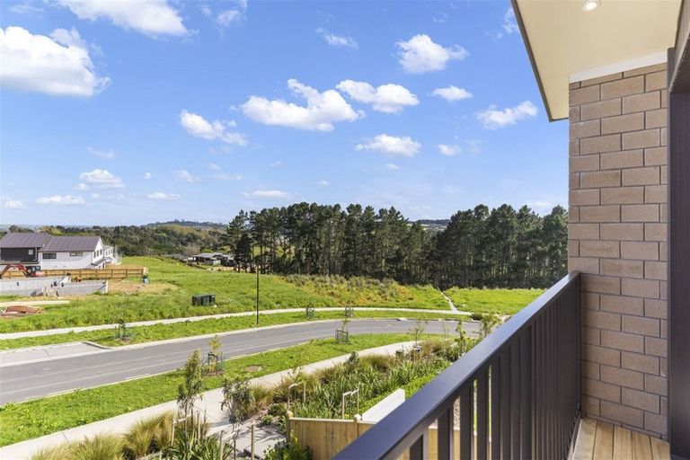 Photo of property in 13 Bremner Ridge Street, Flat Bush, Auckland, 2019