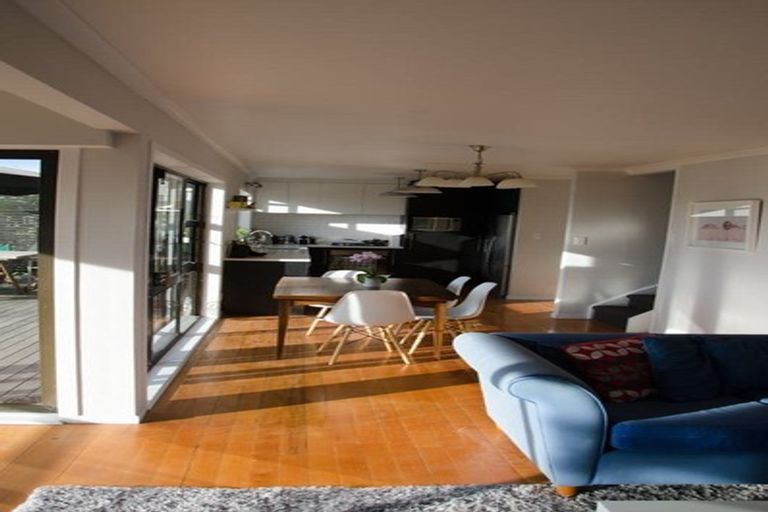 Photo of property in 33 Dakota Avenue, Beach Haven, Auckland, 0626