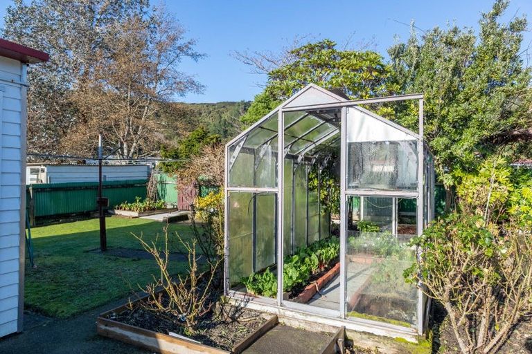 Photo of property in 15 Hay Street, Wainuiomata, Lower Hutt, 5014