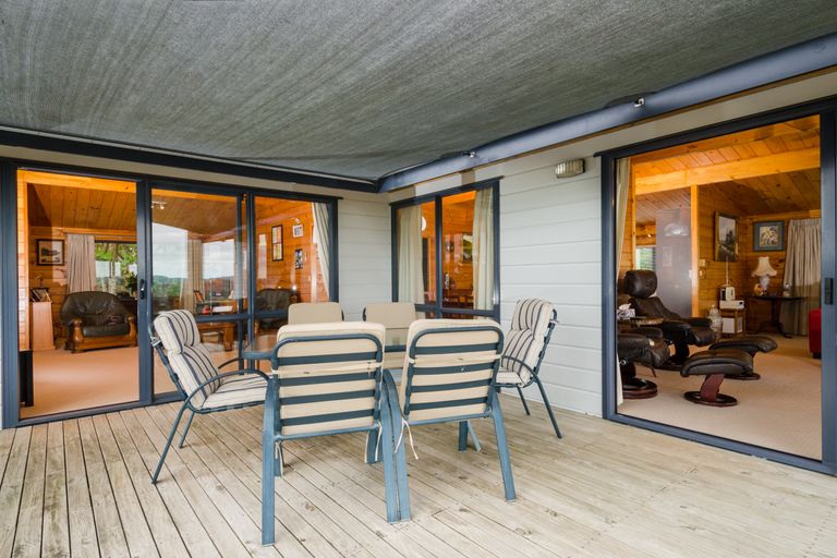 Photo of property in 535 Peak Road, Helensville, 0875