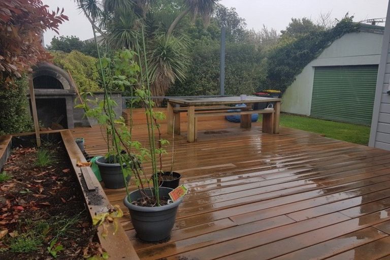 Photo of property in 143 Selwyn Street, Somerfield, Christchurch, 8024