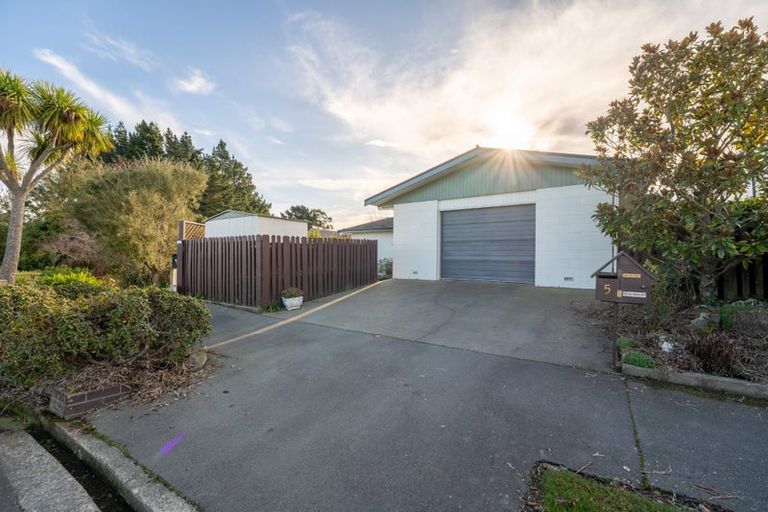 Photo of property in 5 Cedar Place, Gleniti, Timaru, 7910