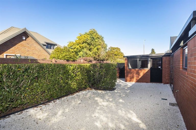 Photo of property in 114b Memorial Avenue, Burnside, Christchurch, 8053