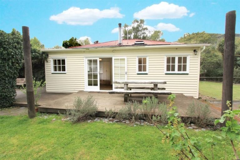 Photo of property in 91 Western Valley Road, Little River, 7591