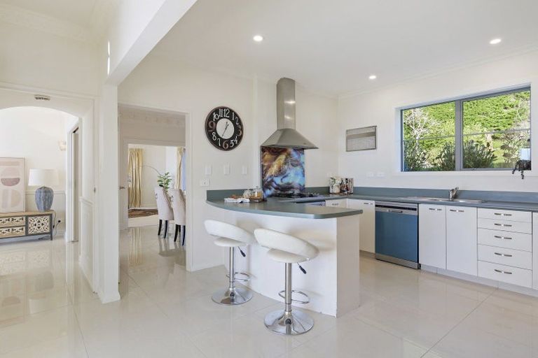 Photo of property in 70 Belleview Terrace, Mount Pleasant, Christchurch, 8081